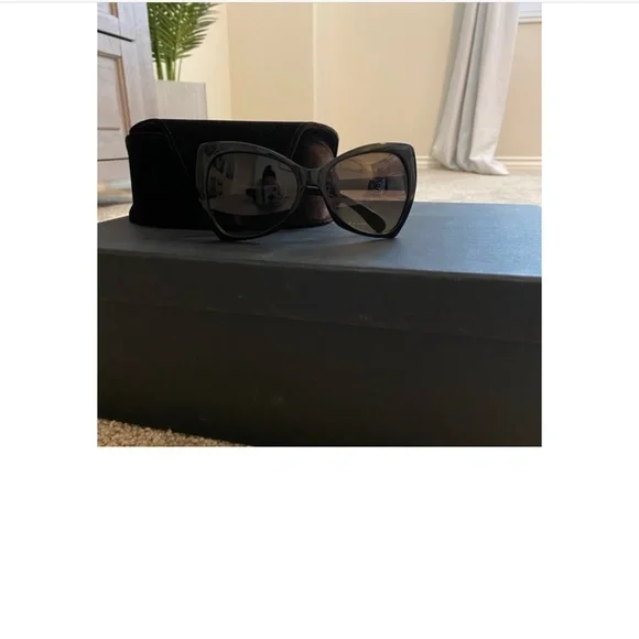 Tom Ford | Accessories | Euc Tom Ford Nico Sunglasses | Poshmark display picture 2